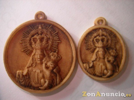 Medallas de virgenes y santos en oro y plata